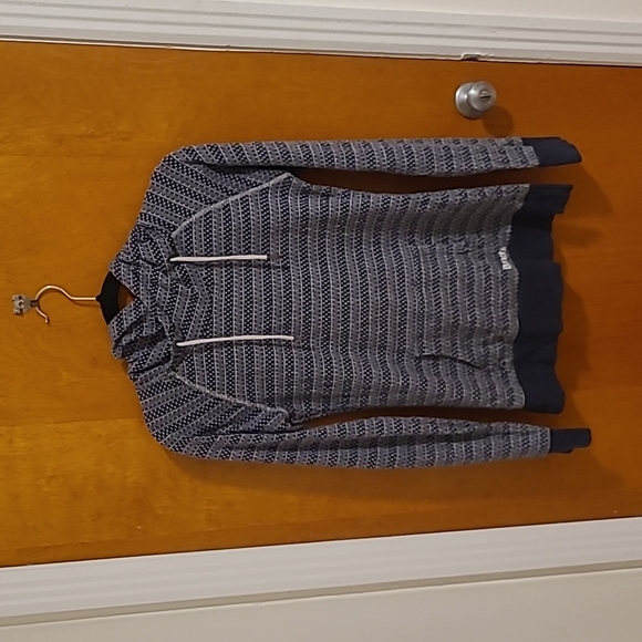 Bench hoodie - Picture 2 of 9